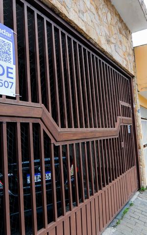 Casa à venda com 166m², 4 quartos e 2 vagasPlaca
