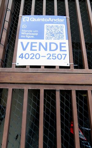 Casa à venda com 166m², 4 quartos e 2 vagasPlaca