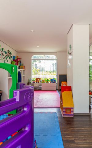 Apartamento à venda com 122m², 3 quartos e 2 vagas Apartamento à venda com 122m², 3 quartos e 2 vagasÁrea comum - Brinquedoteca