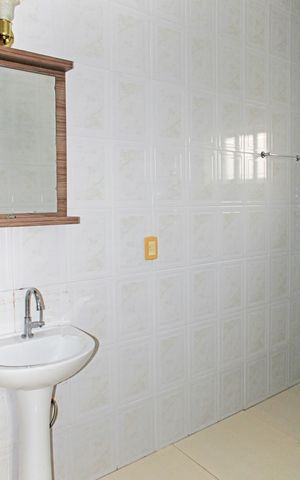 Casa de condomínio à venda com 680m², 5 quartos e 5 vagasBanheiro de serviço