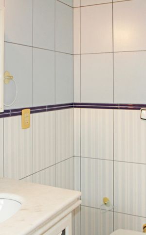 Casa de condomínio à venda com 680m², 5 quartos e 5 vagasBanheiro da Suíte