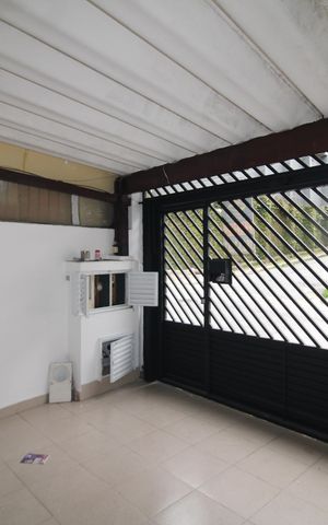 Casa à venda com 160m², 4 quartos e 2 vagasGaragem