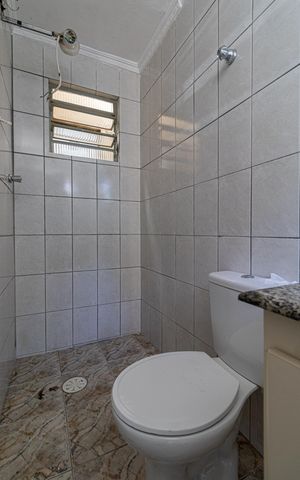 Casa para alugar com 130m², 2 quartos e 1 vaga Casa para alugar com 130m², 2 quartos e 1 vagaBanheiro da Suíte