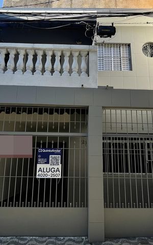 Casa para alugar com 130m², 2 quartos e 1 vaga Casa para alugar com 130m², 2 quartos e 1 vagaFachada+Placa