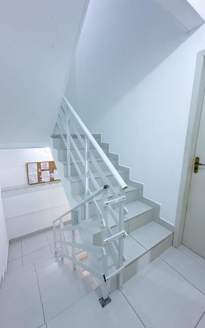 Apartamento para alugar com 55m², 2 quartos e 1 vagaEscada