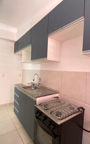 Apartamento à venda com 48m², 2 quartos e sem vaga Apartamento à venda com 48m², 2 quartos e sem vagaCozinha e Área de Serviço
