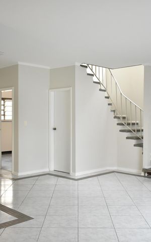 Casa para alugar com 240m², 3 quartos e 4 vagasSala