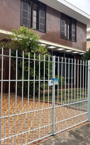 Casa para alugar com 240m², 3 quartos e 4 vagasFachada
