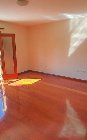 Casa à venda com 500m², 4 quartos e 7 vagas Casa à venda com 500m², 4 quartos e 7 vagasQuarto