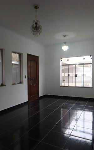 Casa à venda com 100m², 2 quartos e 1 vagaSala