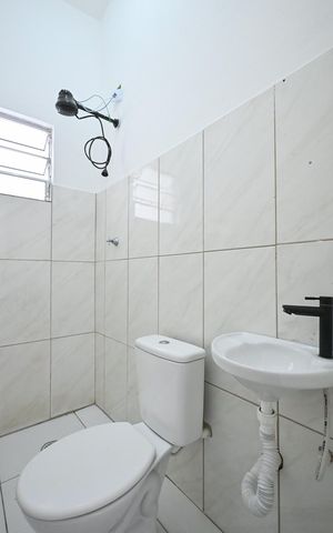 Casa para alugar com 53m², 2 quartos e sem vagaBanheiro