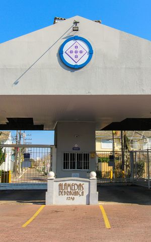 Casa de condomínio à venda com 88m², 2 quartos e 1 vaga Casa de condomínio à venda com 88m², 2 quartos e 1 vagaFachada
