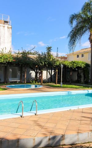 Casa de condomínio à venda com 88m², 2 quartos e 1 vaga Casa de condomínio à venda com 88m², 2 quartos e 1 vagaÁrea comum - Piscina