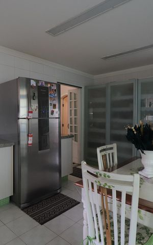 Casa à venda com 660m², 3 quartos e 6 vagasCozinha