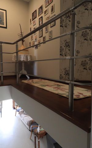 Casa à venda com 660m², 3 quartos e 6 vagasEscada