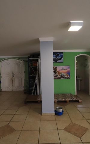 Casa à venda com 660m², 3 quartos e 6 vagasGaragem