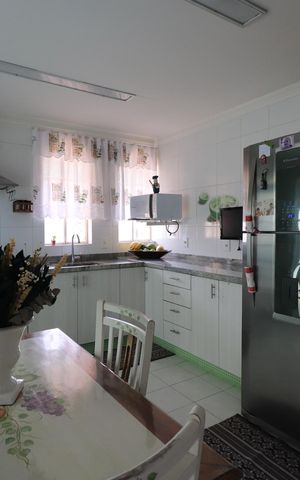 Casa à venda com 660m², 3 quartos e 6 vagasCozinha