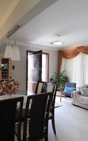 Casa à venda com 660m², 3 quartos e 6 vagasSala de Jantar