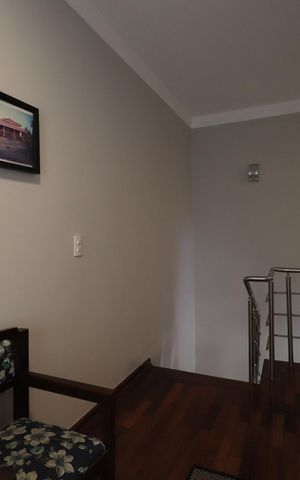 Casa à venda com 660m², 3 quartos e 6 vagasEscritório