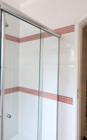 Casa à venda com 660m², 3 quartos e 6 vagasBanheiro da Suíte 2