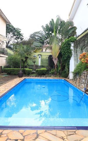 Casa à venda com 660m², 3 quartos e 6 vagasPiscina