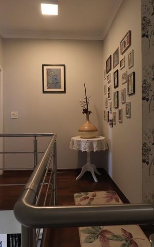 Casa à venda com 660m², 3 quartos e 6 vagasEscada