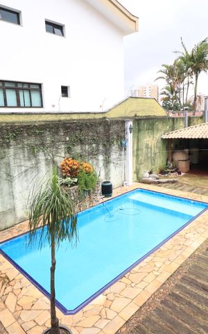 Casa à venda com 660m², 3 quartos e 6 vagasSacada 3