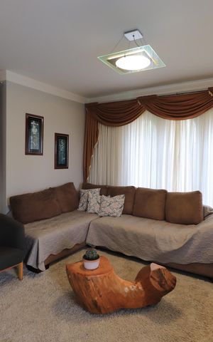 Casa à venda com 660m², 3 quartos e 6 vagasSala