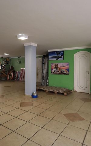 Casa à venda com 660m², 3 quartos e 6 vagasGaragem