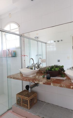 Casa à venda com 660m², 3 quartos e 6 vagasBanheiro da Suíte 3