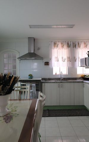 Casa à venda com 660m², 3 quartos e 6 vagasCozinha