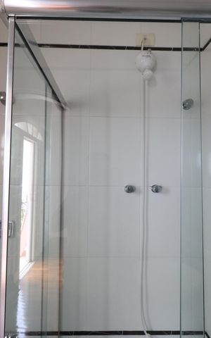 Casa à venda com 660m², 3 quartos e 6 vagasBanheiro da Suíte 1