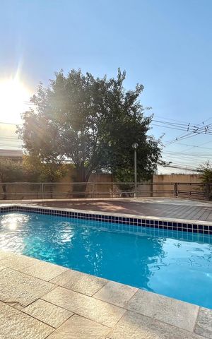 Apartamento à venda com 160m², 3 quartos e 1 vaga Apartamento à venda com 160m², 3 quartos e 1 vagaÁrea comum - Piscina