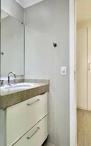 Apartamento para alugar com 101m², 2 quartos e 2 vagas Apartamento para alugar com 101m², 2 quartos e 2 vagasBanheiro da Suíte
