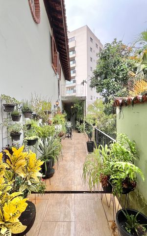 Casa à venda com 350m², 3 quartos e 6 vagas Casa à venda com 350m², 3 quartos e 6 vagasCorredor