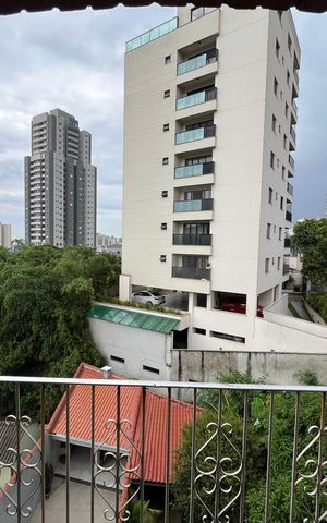 Casa à venda com 350m², 3 quartos e 6 vagas Casa à venda com 350m², 3 quartos e 6 vagasVaranda do Quarto