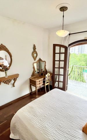 Casa à venda com 350m², 3 quartos e 6 vagas Casa à venda com 350m², 3 quartos e 6 vagasQuarto