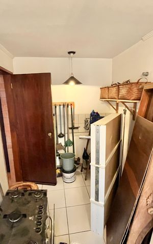 Casa à venda com 350m², 3 quartos e 6 vagas Casa à venda com 350m², 3 quartos e 6 vagasQuarto de Serviço