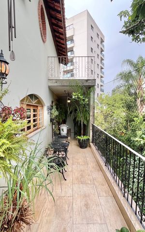 Casa à venda com 350m², 3 quartos e 6 vagas Casa à venda com 350m², 3 quartos e 6 vagasCorredor