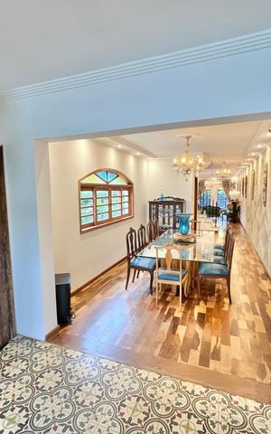 Casa à venda com 350m², 3 quartos e 6 vagas Casa à venda com 350m², 3 quartos e 6 vagasCozinha