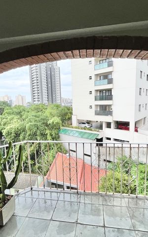 Casa à venda com 350m², 3 quartos e 6 vagas Casa à venda com 350m², 3 quartos e 6 vagasVaranda do Quarto