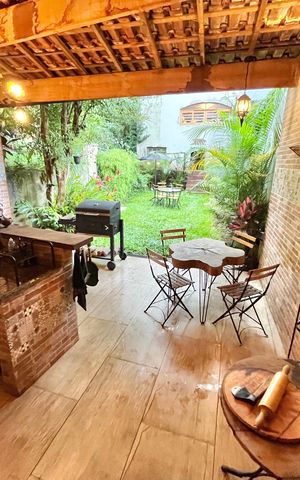 Casa à venda com 350m², 3 quartos e 6 vagas Casa à venda com 350m², 3 quartos e 6 vagasÁrea comum - Churrasqueira