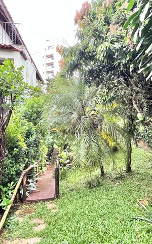 Casa à venda com 350m², 3 quartos e 6 vagas Casa à venda com 350m², 3 quartos e 6 vagasQuintal/Jardim