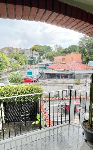 Casa à venda com 350m², 3 quartos e 6 vagas Casa à venda com 350m², 3 quartos e 6 vagasVaranda da Suíte