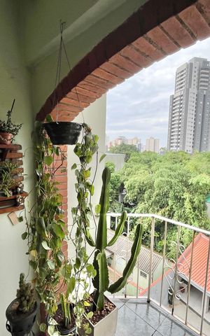 Casa à venda com 350m², 3 quartos e 6 vagas Casa à venda com 350m², 3 quartos e 6 vagasVaranda do Quarto