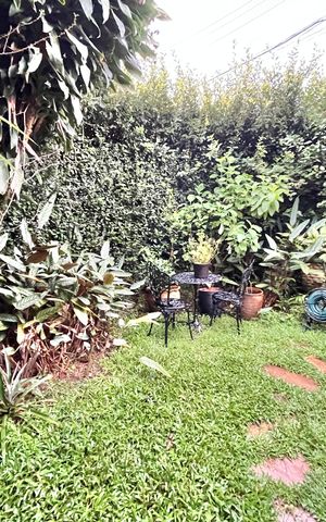 Casa à venda com 350m², 3 quartos e 6 vagas Casa à venda com 350m², 3 quartos e 6 vagasQuintal/Jardim
