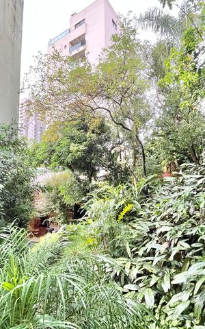 Casa à venda com 350m², 3 quartos e 6 vagas Casa à venda com 350m², 3 quartos e 6 vagasQuintal/Jardim