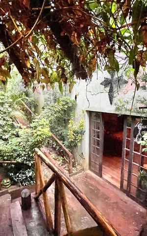 Casa à venda com 350m², 3 quartos e 6 vagas Casa à venda com 350m², 3 quartos e 6 vagasQuintal/Jardim