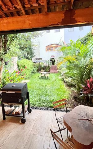 Casa à venda com 350m², 3 quartos e 6 vagas Casa à venda com 350m², 3 quartos e 6 vagasÁrea comum - Churrasqueira