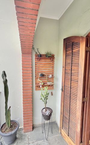 Casa à venda com 350m², 3 quartos e 6 vagas Casa à venda com 350m², 3 quartos e 6 vagasVaranda da Suíte
